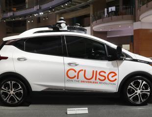 Uber and Cruise join forces to deploy robotaxis next year
