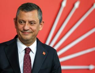 CHPs Özel consults former leaders ahead of congress