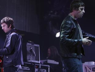 Oasis reunites for tour, ending a 15-year hiatus