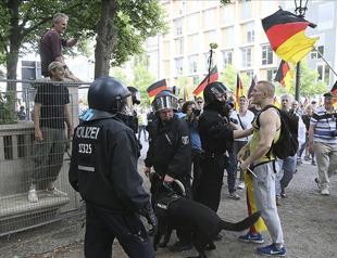 Rise of Germanys far-right stokes concerns among Turks