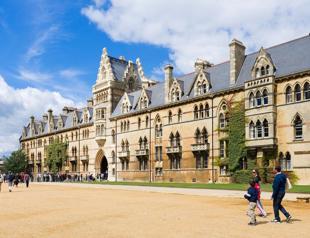 UK universities say visa curbs hitting them in the pocket