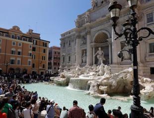 Rome considers imposing fee at Trevi Fountain
