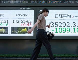 Japan’s economy growing, but political uncertainty poses risk