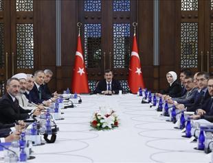 VP launches plan to combat gambling, digital addiction