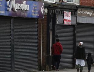 UK economy stalls, dealing blow to new government