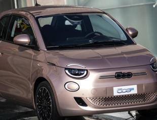 Fiat 500 electric production pauses for one month