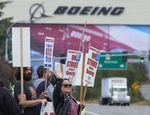 Boeing, striking workers to resume negotiations this week
