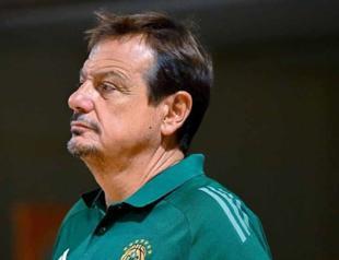 Turkish coach takes stand against anti-Türkiye banner on court