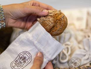 World’s first bread introduced to passengers on flight