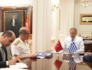 Turkish, Greek ministers address territorial violation in migration ops