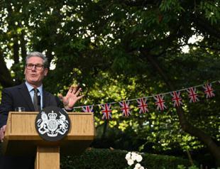 New blow for UKs Starmer as growth data disappoints