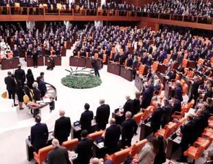 CHP divided over standing for Erdoğan in parliament