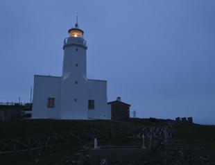 Historic lighthouse guides sailors for five generations