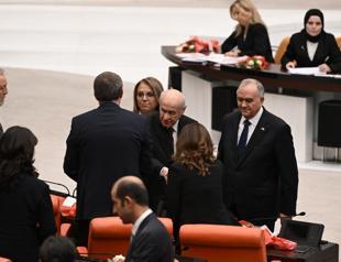 Handshake with DEM Party shows national unity: Bahçeli