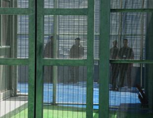 EU discusses deportation hubs to stem migration