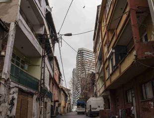 Crumbling homes offered for sky-high rents in Istanbul