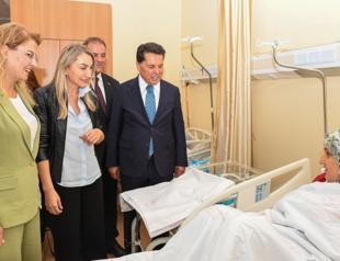 Woman gives birth on metrobus in Istanbul