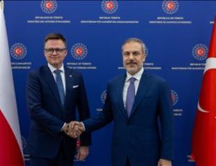 Ukraines foreign minister due in Türkiye