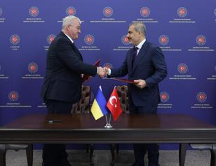 Türkiye, Ukraine vow stronger ties amid regional war