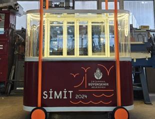 Istanbul unveils redesigned street vendor carts