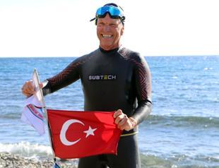 Swedish athlete kicks off 10-year swimming expedition from Istanbul