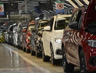 Türkiyes passenger car market slows down in October