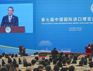 Chinas premier fully confident of hitting growth targets