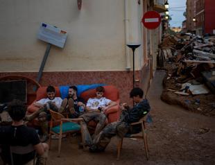 Spain unveils $11 bln aid plan after catastrophic floods