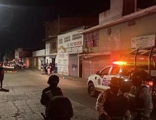 Gunmen kill 10 in central Mexico bar attack