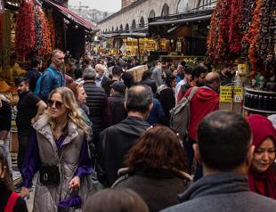 Consumers use cards most at supermarkets, shopping malls