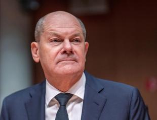 Zelensky slams Scholz after first call with Putin in two years