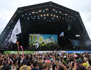 Glastonbury 2025 tickets sell out in 35 minutes