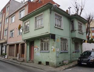 Famed Turkish author Orhan Kemal’s house in Istanbul for sale