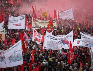 Volkswagen workers head towards strikes from December