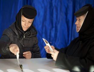 Pro-Russia candidate leads Romanian polls