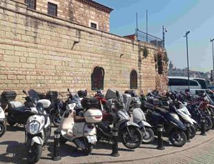Motorcycle registrations soar by 25 pct in metropolises