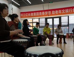 Chinas aging population fuels silver economy boom