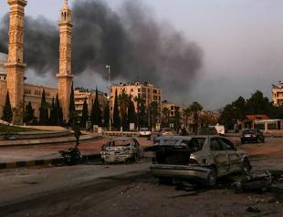 Syria, Russia step up strikes amid anti-regime forces advance