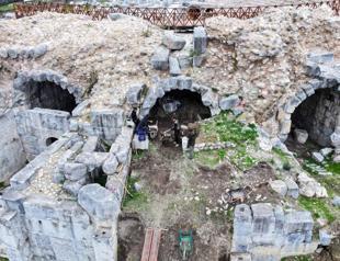 Mary and Jesus fresco in İznik restored