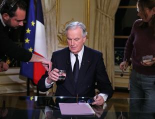 French government risks falling in no-confidence vote