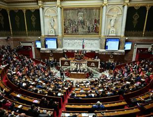 Macron seeks remedy to Frances political crisis