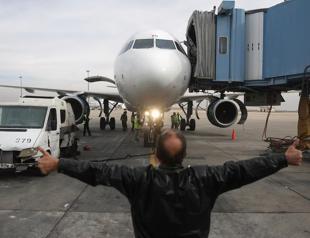 A week after Assads fall, Syrians step toward normalcy amid uncertainty