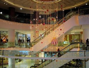 New Year’s shopping bolstering businesses in retail industy