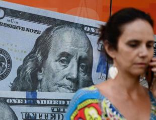 Argentinas dollar craze cools under greenback-loving Milei