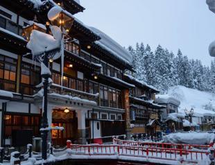 Picturesque Japan hot spring town limits day trippers