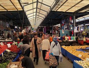 Tax inspections turn to iconic street bazaars