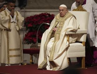 Popes somber message in Christmas under shadow of war