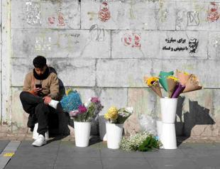 Iran lifts access restrictions on WhatsApp, Google Play