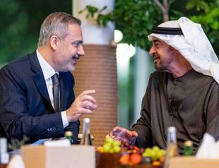 FM meets UAE president in Abu Dhabi