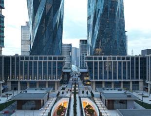 Finance, insurance employees received highest pay last year